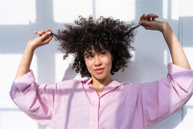 What is the Best Hair Oil for Curly Hair? Top 7 Picks for 2025